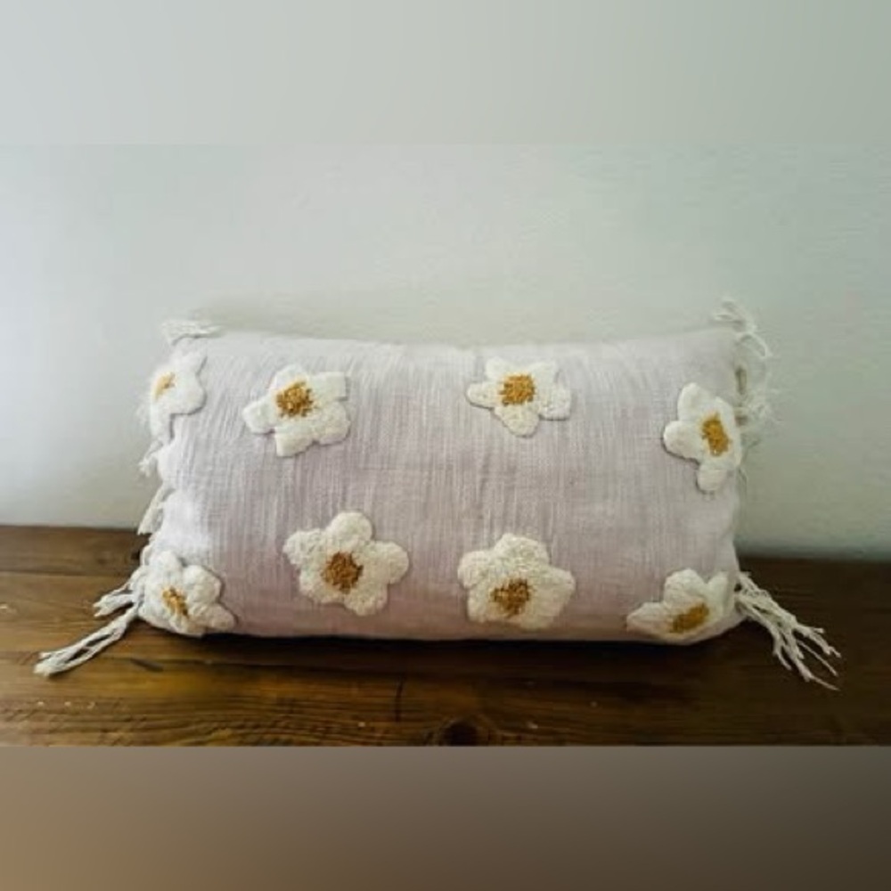 Lavender Daisy Lumbar pillow